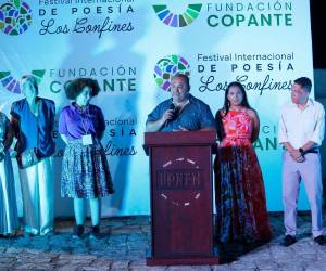 Salvador Madrid, director del Festival de Los Confines, junto al equipo que hizo posible esta VIII edición.