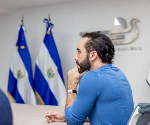 El viernes el <b>TSE </b>aceptó inscribir la candidatura de Bukele para los comicios del 4 de febrero, aunque opositores alegan que lo prohíbe la Constitución por tratarse de una prohibida reelección.