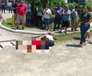 La víctima es un hombre joven, cuyo cuerpo quedó tirado en plena calle del sector.