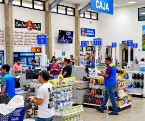 Los clientes pueden presentar en las salas de ventas una cotización oficial, factura original, anuncio impreso o publicación web válida de un competidor formal de su ciudad.
