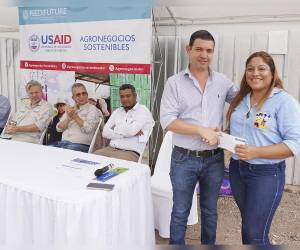 <i>Primera cosecha triunfal en Agroparque Palos Blancos, ubicado en el valle de Comayagua.</i>