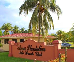 Vista general de Honduras Shores Plantation, un complejo renovado que combina modernidad y naturaleza en el corazón del Caribe hondureño.