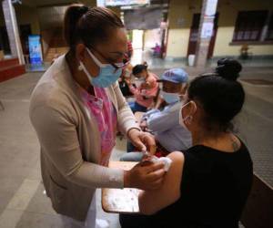 Unos 5 millones de hondureños tienen dos dosis anticovid.