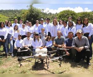 Equipo de Fundación Terra y CO2 Revolution, en el lanzamiento de Smart Seed, con la visión de proteger y restaurar los bosques de Honduras con este nuevo proyecto de aceleración forestal.