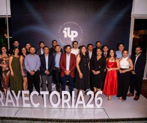 La organización empresarial celebró en Tegucigalpa su tradicional gala Trayectoria 2026 para distinguir la fidelidad de su personal.