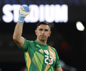 Dibu Martínez no podrá asistir a los Juegos Olímpicos con la selección de Argentina.