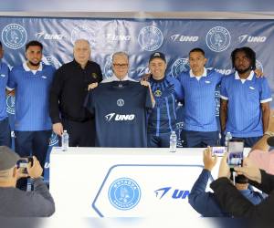 Representantes de Gasolineras UNO y el Club Deportivo Motagua oficializaron la alianza estratégica que convierte a la marca en patrocinador oficial del actual campeón nacional.