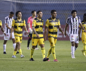 Para la segunda etapa del partido, el dominio españolista no cambió mucho, pero tampoco pudo traducir en gol las acciones peligrosas.