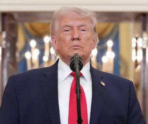 El círculo cercano de Donald Trump está en la mira de los analistas ante el registro de sospechosas apuestas con respecto a la guerra de Irán por personas que acceso a información confidencial.