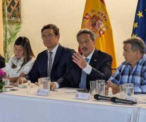 Las empresas integrantes del Núcleo España entregaran un reconocimiento especial al embajador español en Tegucigalpa; destacaron fortalecimiento de vínculos económicos.