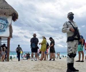 Cancún se suma a otras ciudades mexicanas que han cerrado filas para prohibir la difusión pública de narcocorridos, parte del llamado género regional mexicano que experimenta un auge en plataformas digitales.