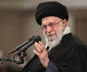 Israel aseguró oficialmente que Alí Jameneí, líder supremo iraní, murió tras los bombardeos lanzados este sábado junto a Estados Unidos. ¿Qué se sabe?