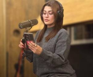 Después de su última presentación en Estados Unidos, donde Flores cantó y recibió fuertes críticas, había anunciado que se retiraría de la música, pero ahora asegura que regresa.