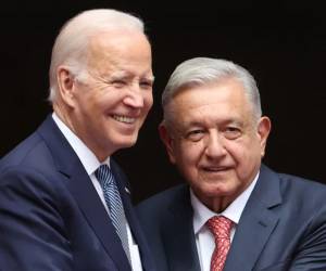 Los presidentes de Estados Unidos y México hablaron por teléfono el domingo.