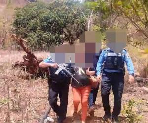La mujer fue rescatada cuando estaba siendo trasladada a una zona montañosa de Trojes, El Paraíso.