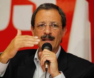 Mauricio Villeda aseguró que Rumy Bueso tiene su voto.