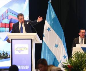 Mateo Yibrin brindó su discurso de despedida durante la asamblea general del Cohep.