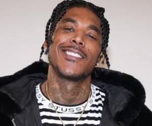 Lowell era conocido como EveryBodyKnowsLo en la industria.