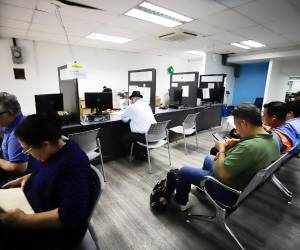 La Alcaldía del Distrito Central ha habilitado puntos de atención en centros comerciales para que las personas y empresas paguen sus impuestos y gestionen permisos de operación.