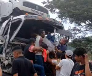 Como Arlin Meza, originario de El Terrero Blanco, Valle, fue identificada la persona que perdió la vida en un accidente de tránsito ocurrido El Obraje, Namasigüe, Choluteca.Al hospital llegó una mujer desconsolada al enterarse de lo ocurrido. Se conoció que el fallecido era esposo y padre de familia.