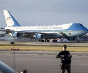 Legisladores de Florida respaldan que aeropuerto de Palm Beach lleve el nombre de Trump.