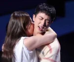 Este fue el primer espectáculo en vivo del intérprete tras su alistamiento militar.