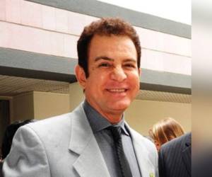Salvador Nasralla renunció al PSH para enfilarse en el Partido Liberal.