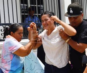 El dolor y la tristeza eran evidentes en los rostros de los familiares de Elvia Gómez, quien fue asesinada el pasado 3 de junio, presuntamente por su pareja sentimental en San Manuel, Cortés.