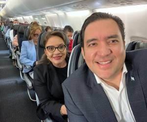 La presidenta Xiomara Castro y su hijo Héctor Zelaya ya están rumbo a Estados Unidos.