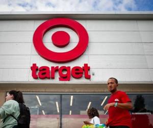 EEUU: Tras amenazas a empleados, cadena de supermercados Target quita de estantes productos relacionados a comunidad LGBT+