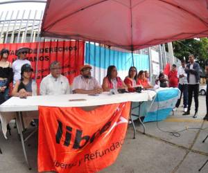 Los trabajadores de la Secretaría de Derechos Humanos se pronunciaron luego de una semana de ingobernabilidad y anarquía producto de la pésima administración de la titular Natalina Roque, según denuncias.