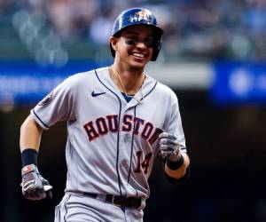 Mauricio Dubón agrandó el nombre de Honduras al ser anunciado ganador del Guante de Oro del Béisbol.