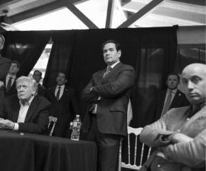 En la imagen, el presidente Donald Trump junto al secretario de Estado, Marco Rubio, y otros miembros de su gabinete, mientras supervisaban el operativo para derrocar a Nicolás Maduro.