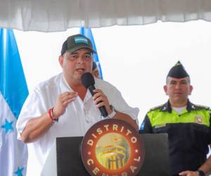 El alcalde capitalino, Jorge Aldana, anunció nuevas medidas para contrarrestar el congestionamiento vial en la ciudad; habrá horarios escalonados para empleados de gobierno.