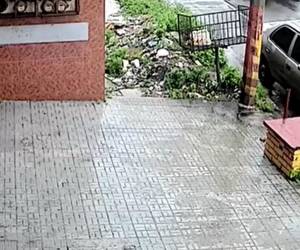 Captan a ladrón cuando huye en bicicleta tras atacar a joven en San Pedro Sula