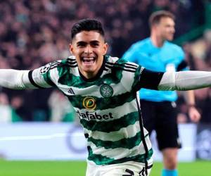 Luis Palma celebrando su primer gol en la Champions League.