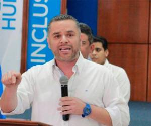 Durante una asamblea del Partido Nacional, David Chávez no solo revivió la figura de Juan Orlando Hernández al describirlo como “el terror de los ñángaras”, sino que también lanzó duras críticas contra los actuales dirigentes por excluir a las bases del partido.