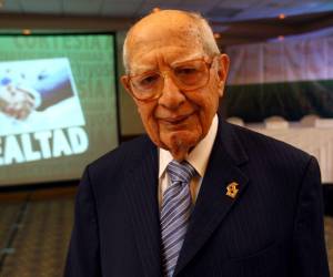 Bueso Arias, vivió 104 años, durante los cuales acumuló una larga trayectoria como empresario y político.