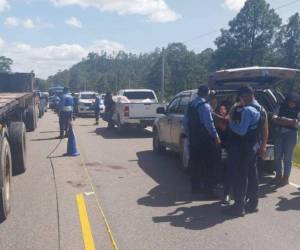 Seis personas viajaban en la camioneta de las que tres lograron sobrevivir al mortal ataque.