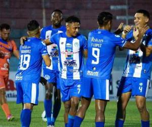 Con Alexy Vega como gran figura, el conjunto Jaibo despertó en este Apertura pasándole por encima a unos Lobos que vivieron una noche de pesadilla en el Ceibeño.