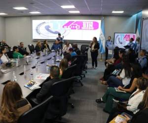 En la presentación estuvieron presentes el ministro de Seguridad, Gustavo Sánchez, y la designada presidencial, Doris Gutiérrez.