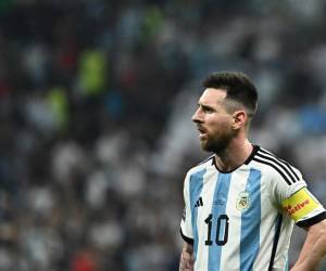 Tras el partido, Messi era entrevistado por el canal TyC Sports y antes de empezar a responder protagonizó el viral incidente.