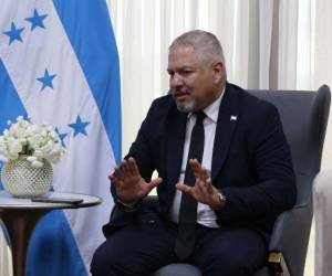 Imagen de archivo de EL HERALDO del canciller Reina durante una entrevista con este rotativo.