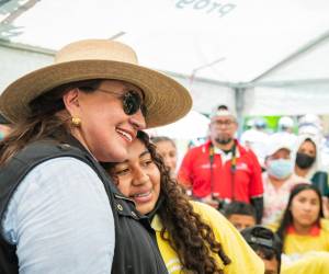 El programa Becas Solidarias fue lanzado por la presidenta Xiomara Castro en Lamaní, Comayagua, para beneficiar a los jóvenes en condición de vulnerabilidad y pobreza.