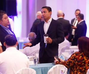 Emilio Izaguirre habló con los medios de comunicación luego de que culminara el Congreso de Fenafuth en donde se reeligió como presidente Jorge Salomón.