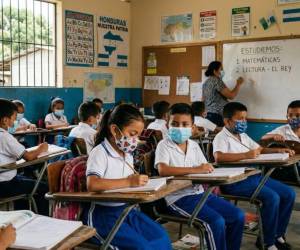 La Secretaría de Educación autorizó el regreso a clases este lunes 20 de julio, pero en Cofradía, Cortés, alumnos, docentes y personal administrativo deberán cumplir medidas de bioseguridad.