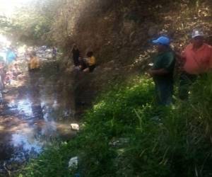 El cuerpo de una joven fue encontrado a la orilla de una quebrada en San Antonio de Oriente, Francisco Morazán.