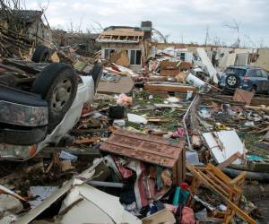 Al menos 18 personas murieron en el sur y el centro-este de Estados Unidos a causa de fuertes tormentas y tornados. A continuación las impactantes imágenes de lo ocurrido.