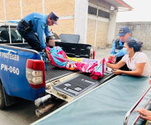 El hombre corrió desnudo por las calles de barrio El Progreso hasta llegar a una casa abandonada donde cayó inconsciente.