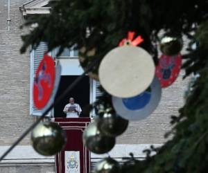 <b>Francisco</b> honró la víspera con un conmovedor homenaje a su predecesor, el alemán<b> Joseph Ratzinger</b>, quien fue el primer pontífice en renunciar en la historia moderna.